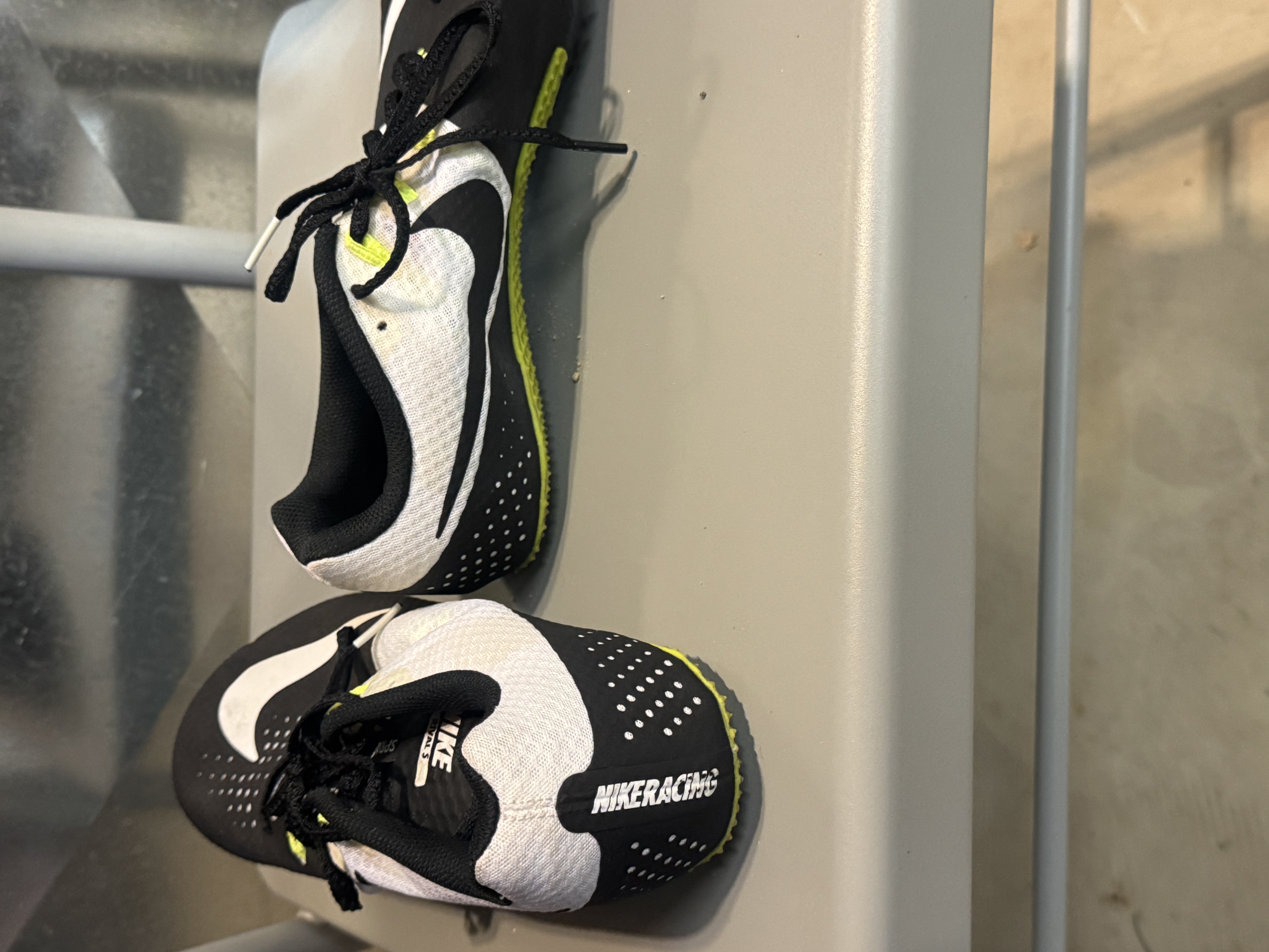 Nike Rival S